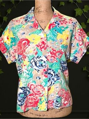 Women's Petite Floral Button-Up Top by Diversity Sport, Size MP